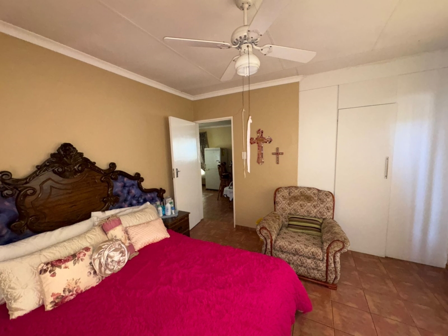 4 Bedroom Property for Sale in Safari Gardens North West